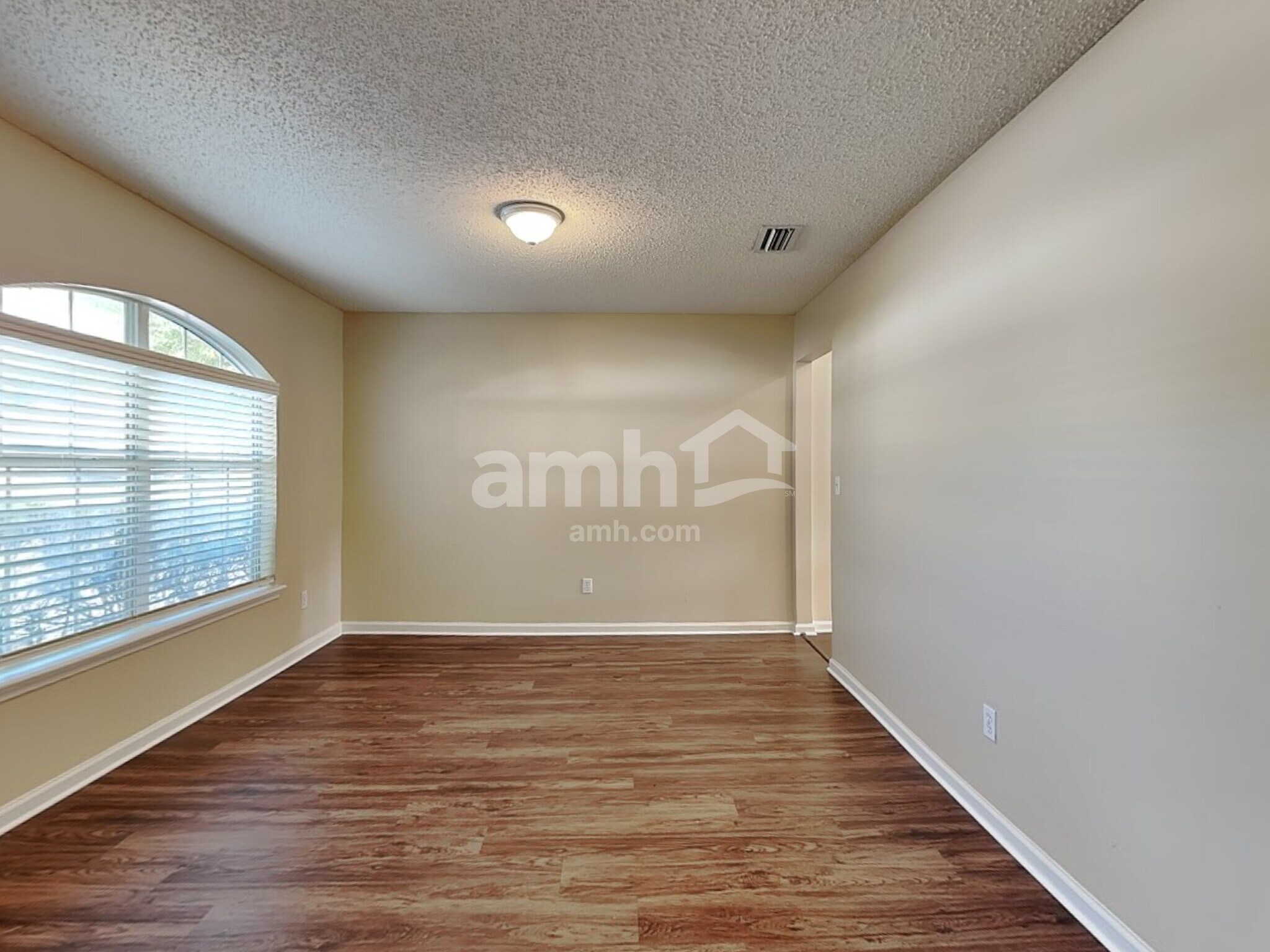 Building Photo - 14131 Crestwick Dr E