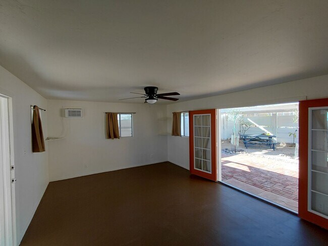 Building Photo - Cozy 2 Bed / 1 Bath Home with Open Space & Privacy – Ocotillo, CA