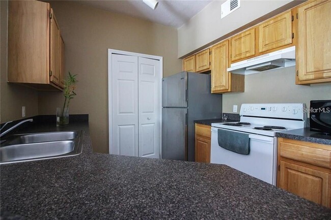 Building Photo - 6029 Westgate Dr
