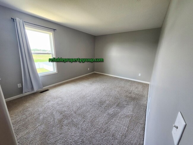 Building Photo - New Listing in Fort Wayne