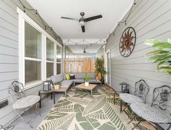 Building Photo - 17023 Canosa Dr