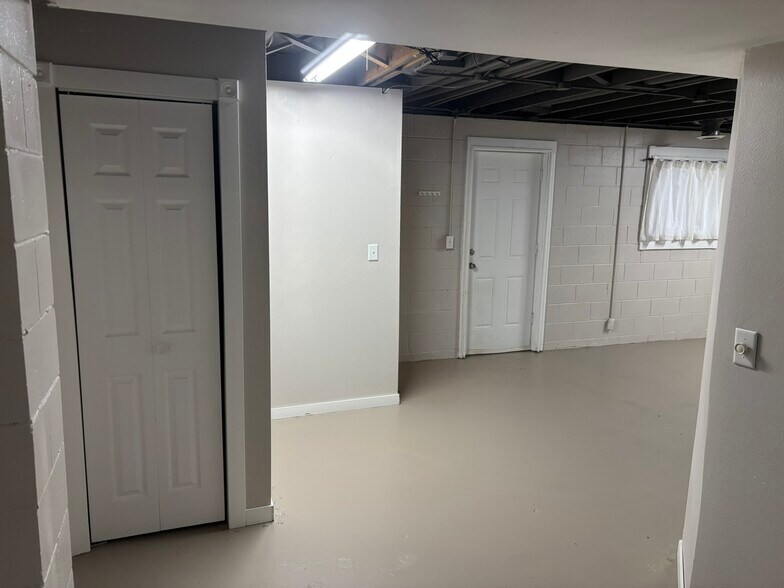 Building Photo - 5277 NW Torgerson Dr