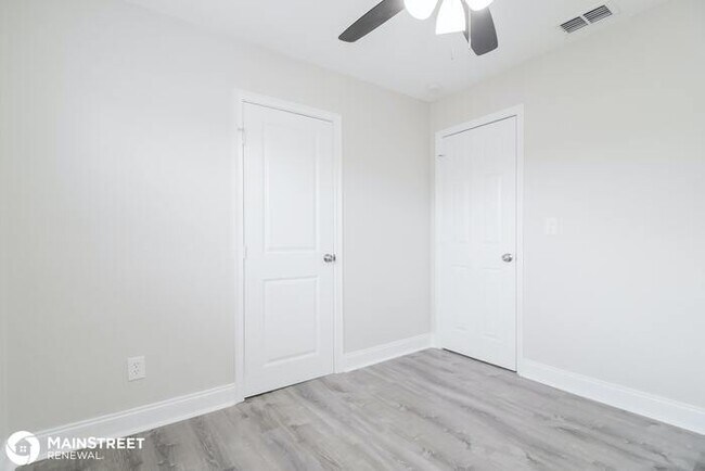 Building Photo - 505 E Palmetto Ave