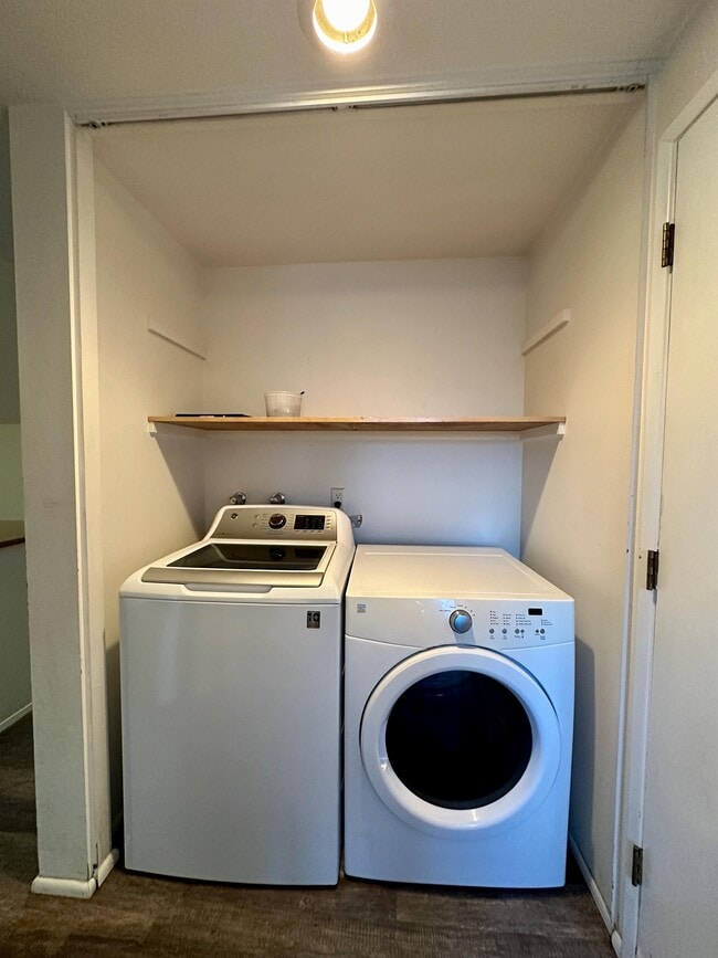 Building Photo - 1812 Brittany St