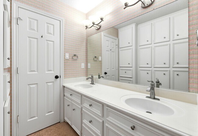 Building Photo - 5626 Spring Lodge Dr