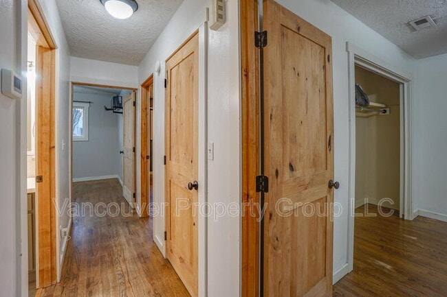 Building Photo - 3211 NE 62nd Ave