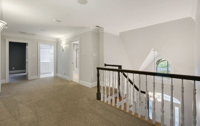 Building Photo - 5909 Greenevers Dr