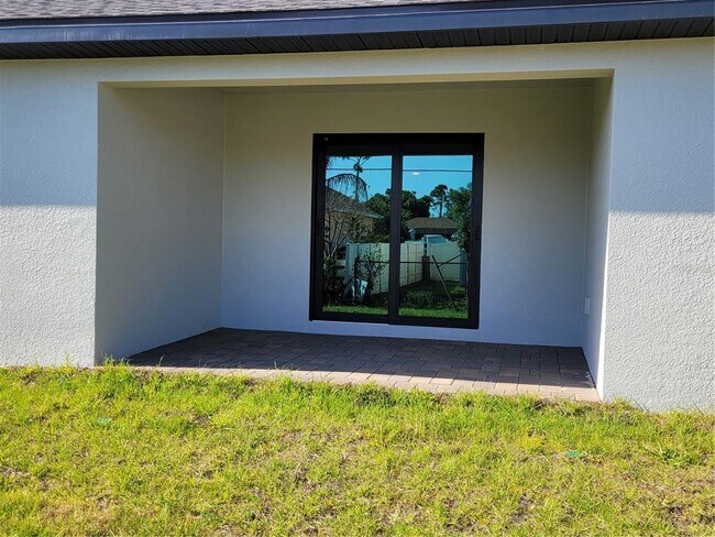 Building Photo - 11383 Baggot Ave