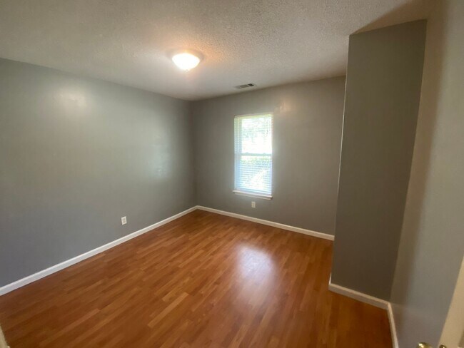 Building Photo - Rental In Rincon - Traditional Ranch