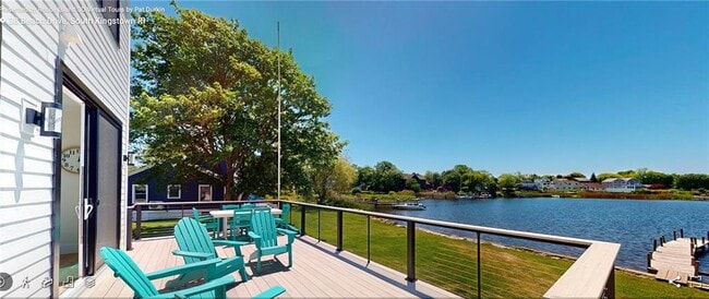 Building Photo - 38 Beach St