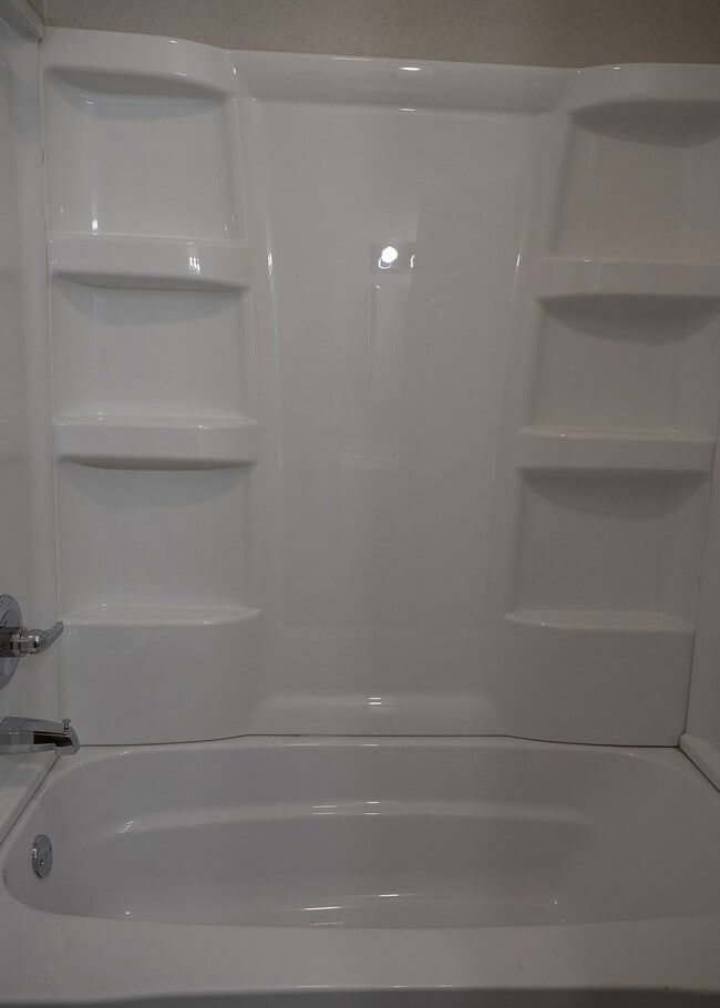 Building Photo - 115 E 6th St