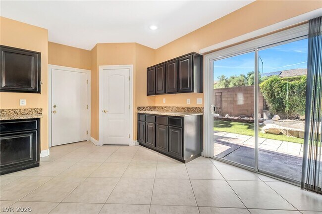 Building Photo - 9151 Sunken Meadow Ave