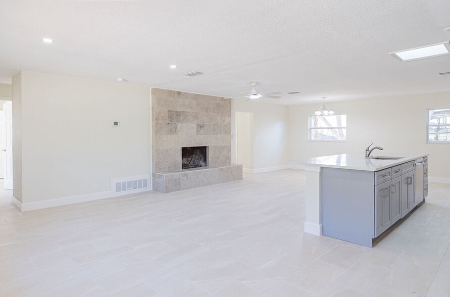 Main Living Area - 70 S Winter Park Dr