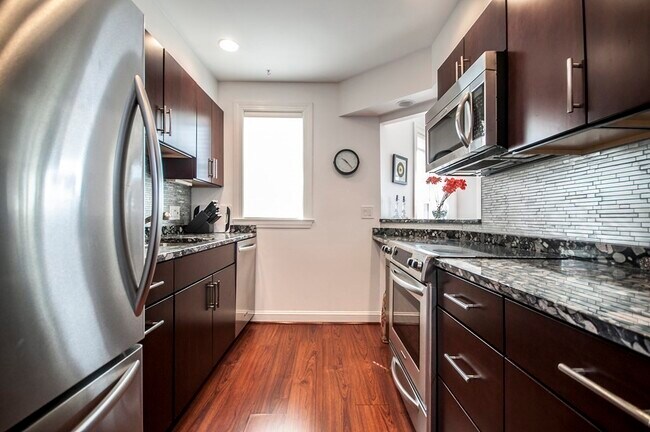 Building Photo - 416 Commonwealth Ave