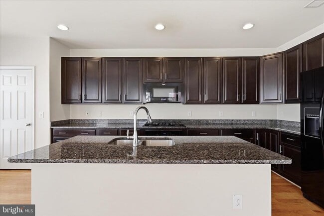 Building Photo - 2932 Finsbury Pl