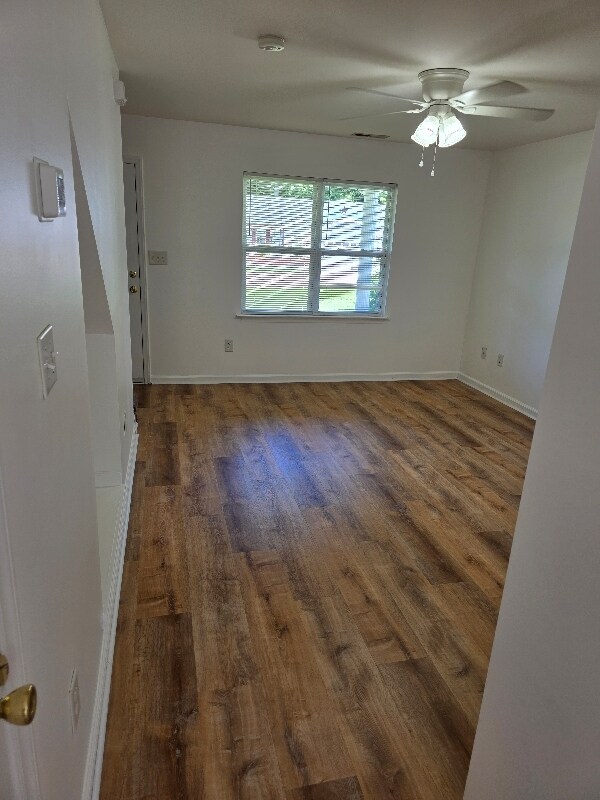 Building Photo - 2401 S Ridge Ave