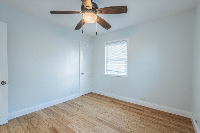 Building Photo - 2303 Rosewood St