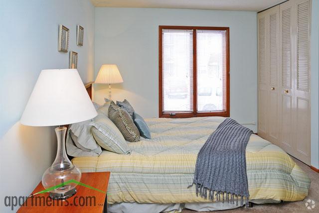 Bedroom - Cedar Commons
