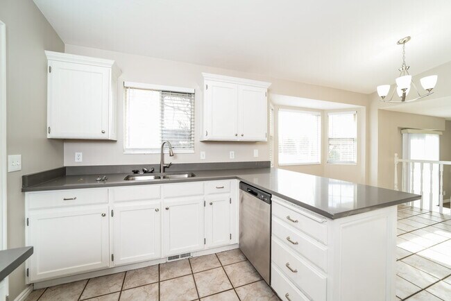 Building Photo - 1279 Morning Sun Dr