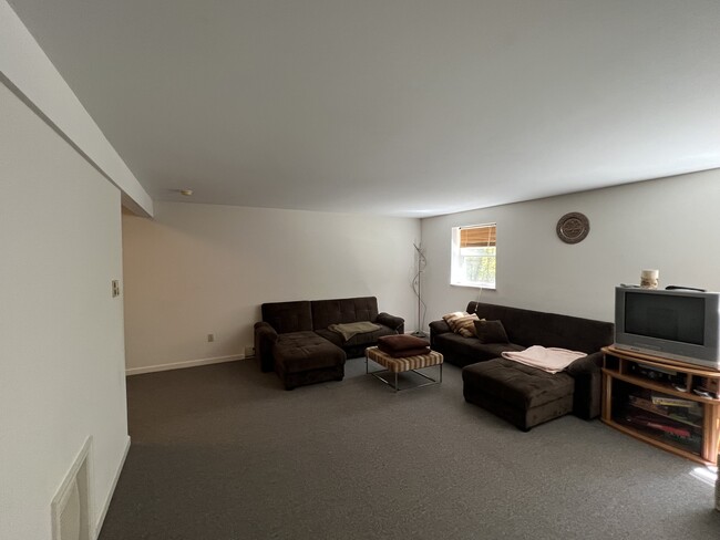 Building Photo - 368 Upper Wild Acrs Dr