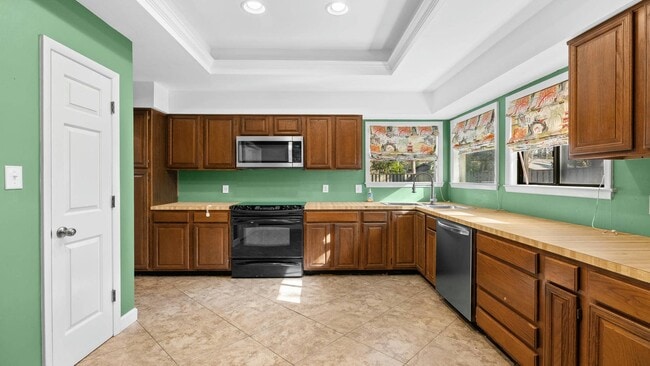 Building Photo - 904 Dogwood Ct