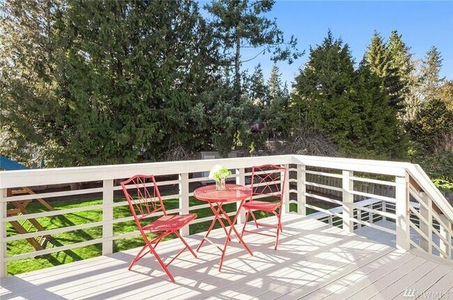 Building Photo - Bothell Home