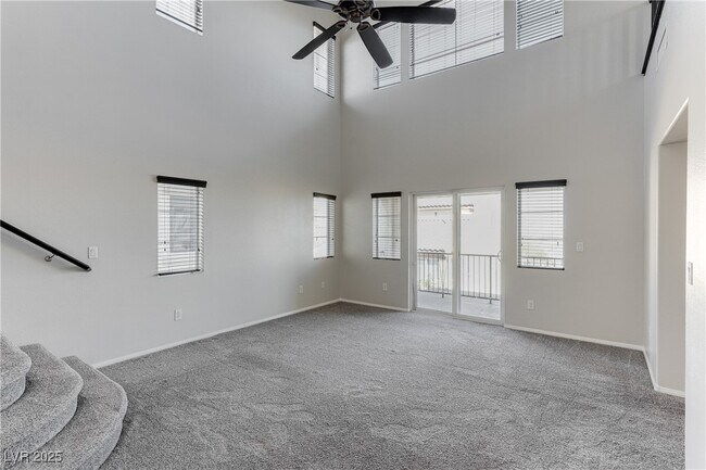 Building Photo - 6632 Ditmars St
