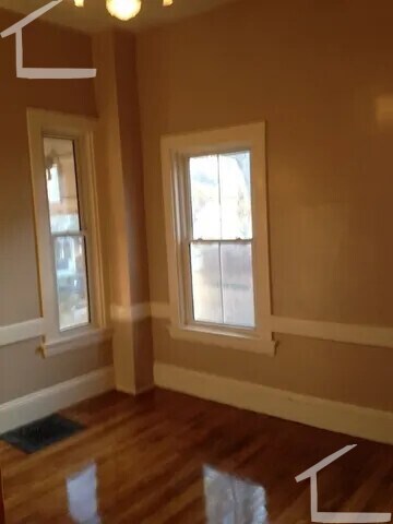 Building Photo - 77 S Central Ave