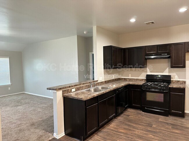 Building Photo - 1933 Autumn Way