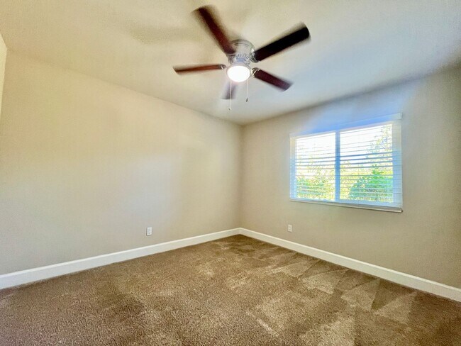 Building Photo - 17190 Tam O Shanter Dr