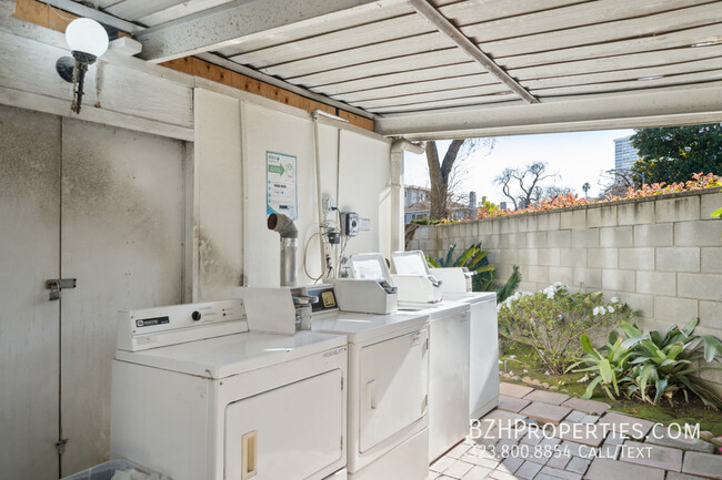 Building Photo - Charming 1Bed 1Bath In Beverly Hills