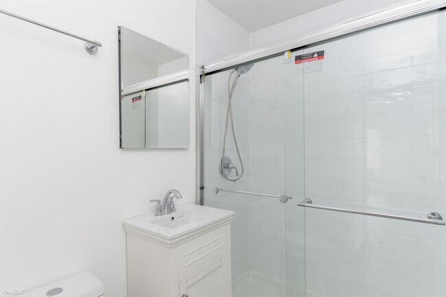 Building Photo - 3 br, 2 bath House - 513 Henry Street