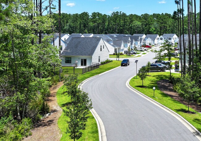 Building Photo - New River Forest