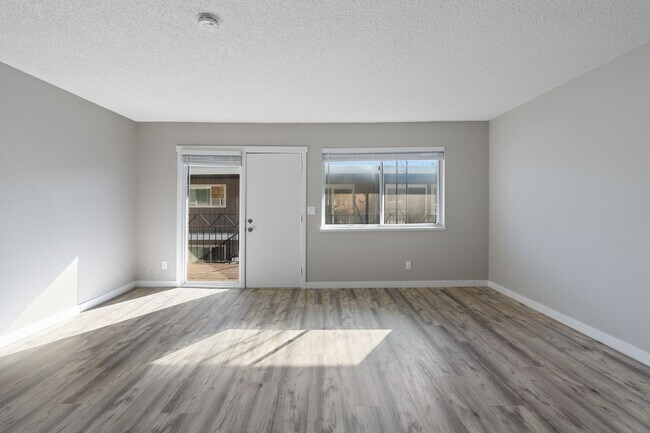 Building Photo - Beautifully remodeled 3BR in Gresham. 1/2 off first months rent!