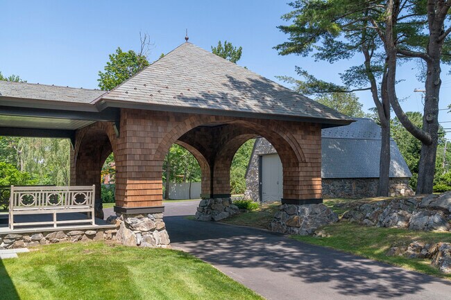 Building Photo - 9 Arlington Ave