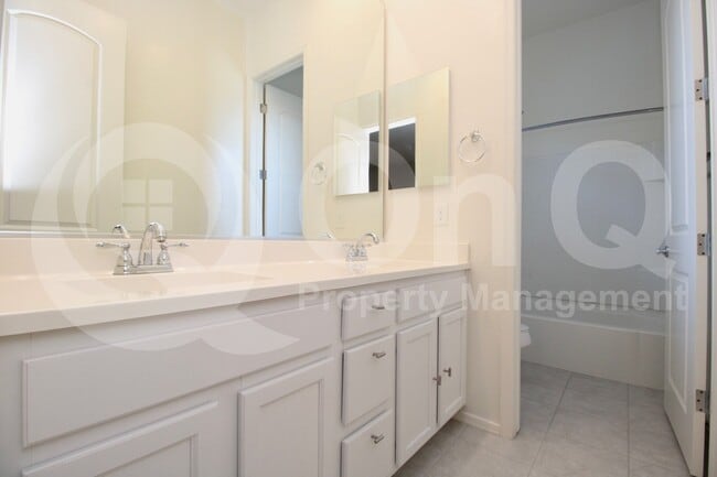 Building Photo - 22701 E Avenida Del Valle