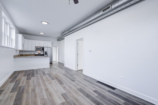 Building Photo - 224 Lemont St