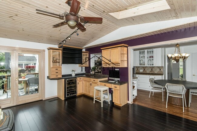 Building Photo - Your NW Sanctuary: 4-BR Single Family Home