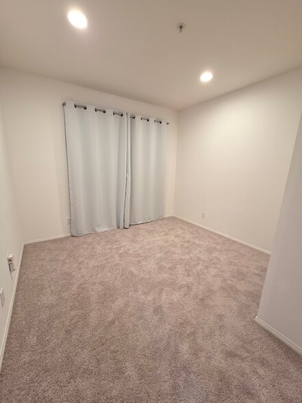 Building Photo - 1037 Arroyo Verde Rd