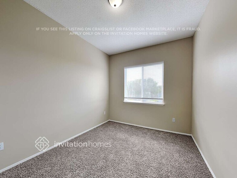 Building Photo - 13115 Canna Lily Dr