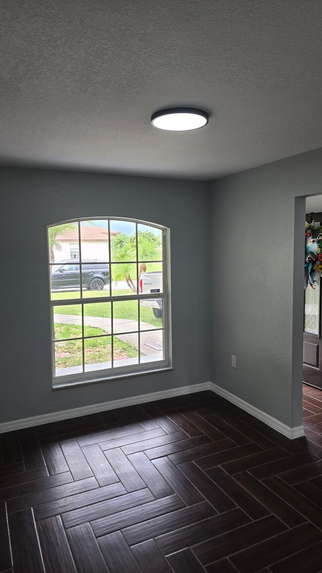 Building Photo - 7704 Canterbury Cir