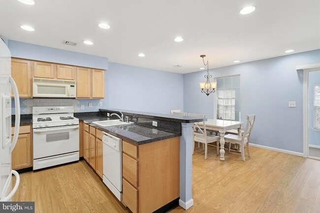 Building Photo - 32 Pebble Beach Ln