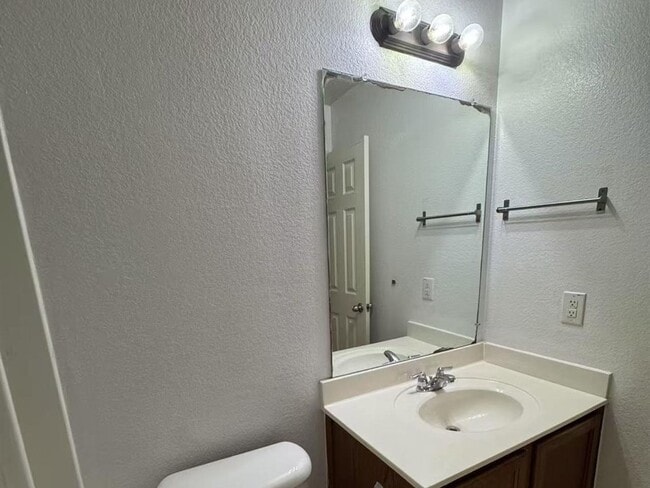 Building Photo - 3 Bedroom 2 bath home in Frisco
