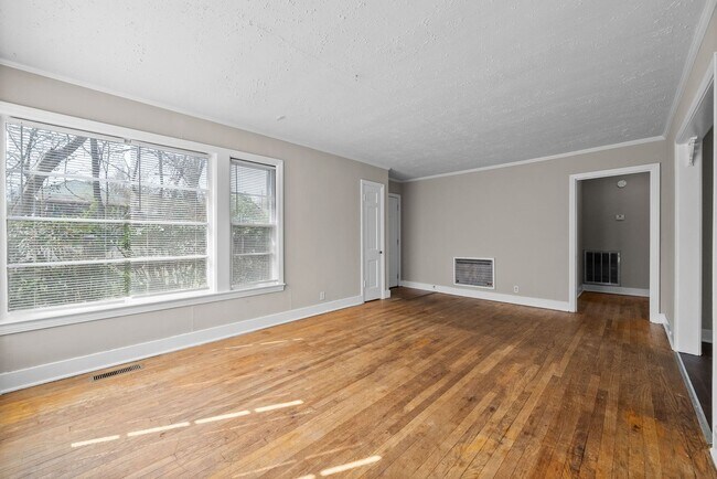 Building Photo - Lookout Drive-121