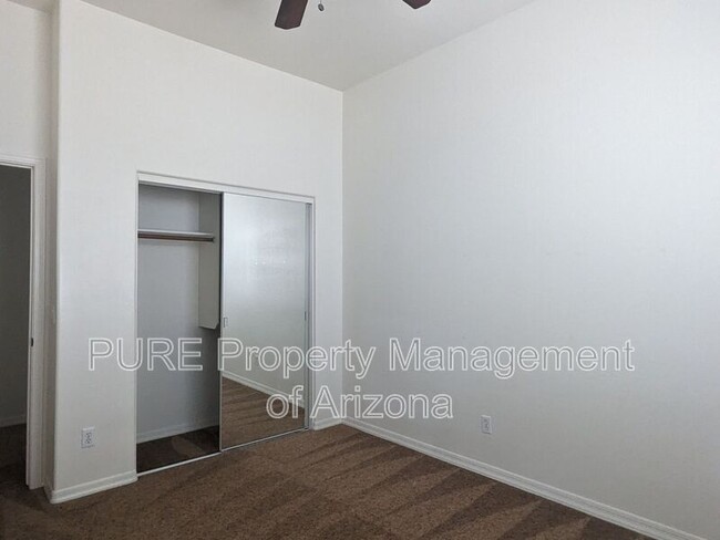 Building Photo - 1457 W Flamingo Dr