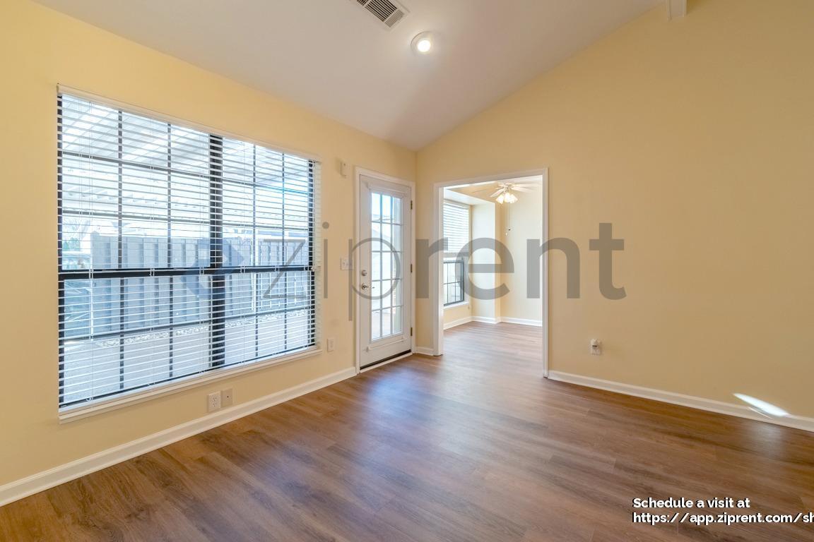 Building Photo - 8533 Sawyer Brown Rd