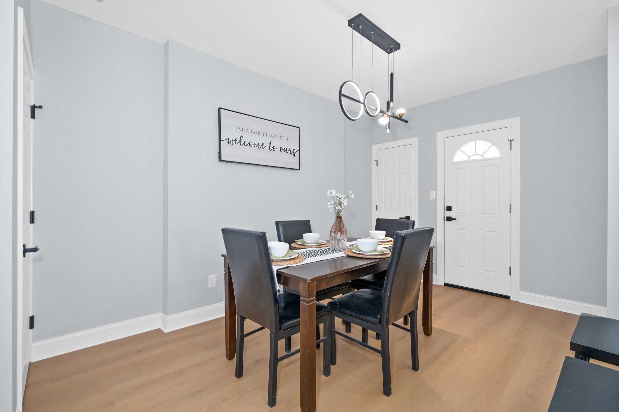 Building Photo - 504 W 26th St