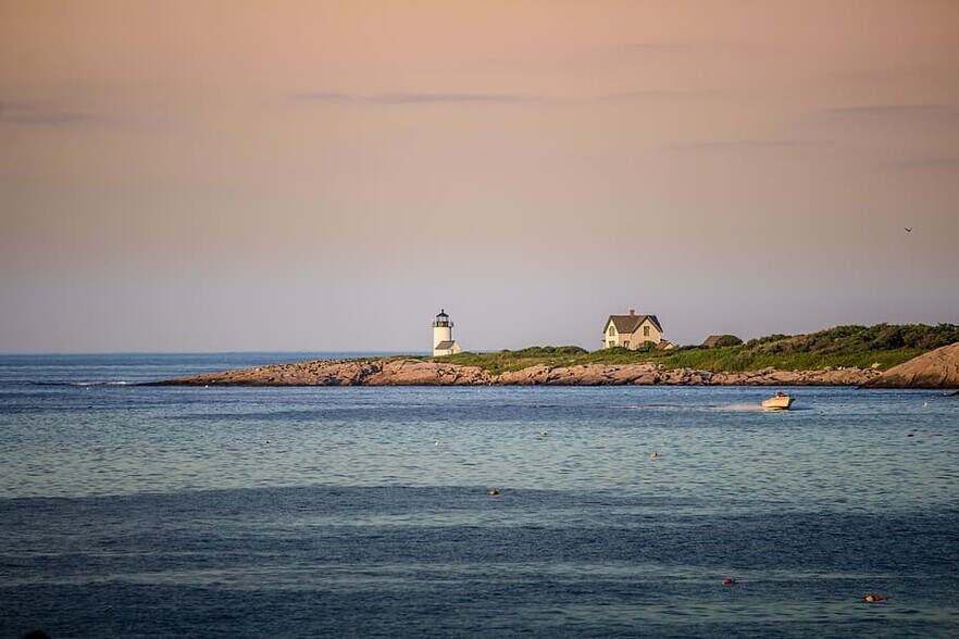 Building Photo - 154 Granite St
