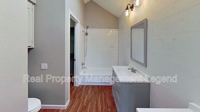 Building Photo - 3740 Racquet Ct