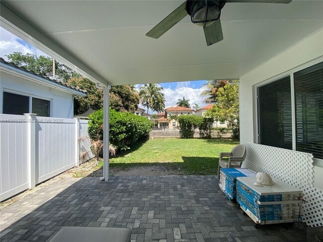 Building Photo - 5767 SW 35th St